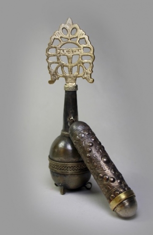 Affan Baghpati  Thing, 2020  Assemblage, found objects, brass alloy  6.10 x 4.30 x 1.77 in